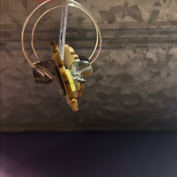 Tree Design Hoop Earrings - Picture 2 of 3